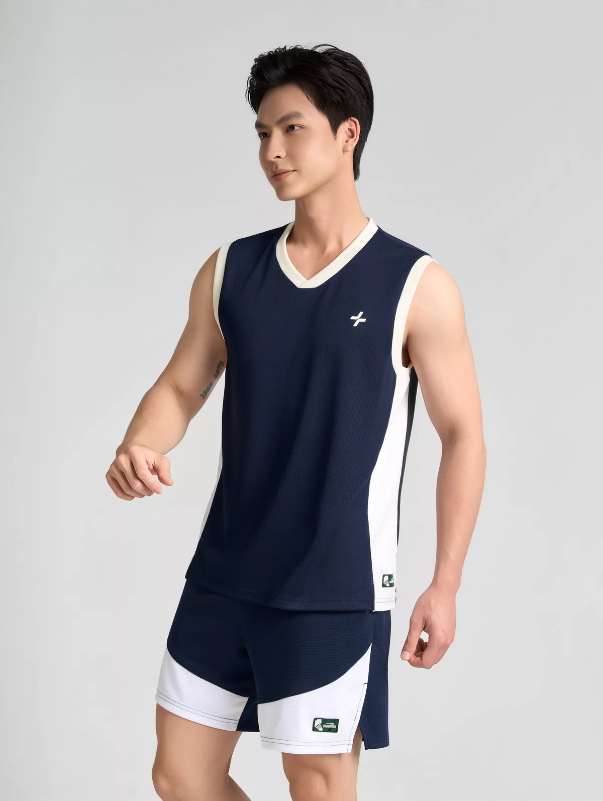 [TẶNG COMBO2TẤT ]Áo sát nách Tanktop cổ V cầu lông Slide Flow Smash Energy thoáng mát nhanh khô, hạn chế ma sát Coolmate