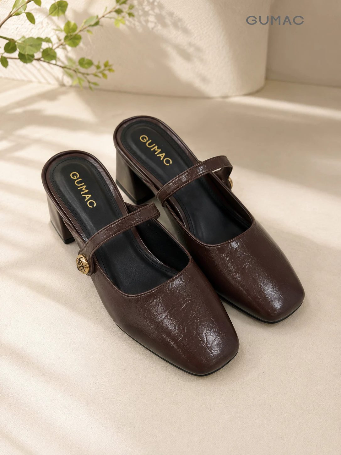 Giày Sục Nữ GUMAC Mũi Vuông Đế 5cm Quai Ngang Đính Hoa Kim Loại Lót Đệm Êm Chân Thanh Lịch GG07013