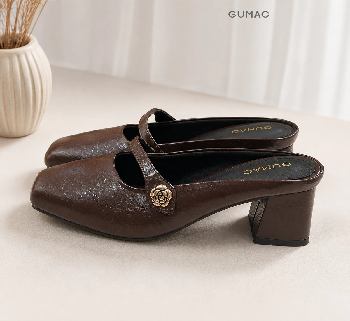 Giày Sục Nữ GUMAC Mũi Vuông Đế 5cm Quai Ngang Đính Hoa Kim Loại Lót Đệm Êm Chân Thanh Lịch GG07013