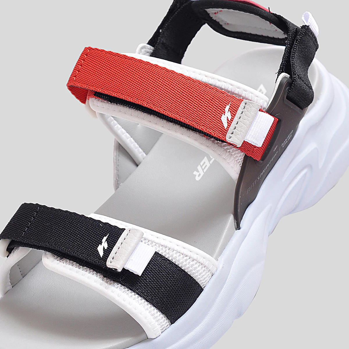 Sandal Biti's Hunter Go For Love 2k25 Edition Nam - Nữ Màu Đen HEM001302DEN/HEW001302DEN (Đen)