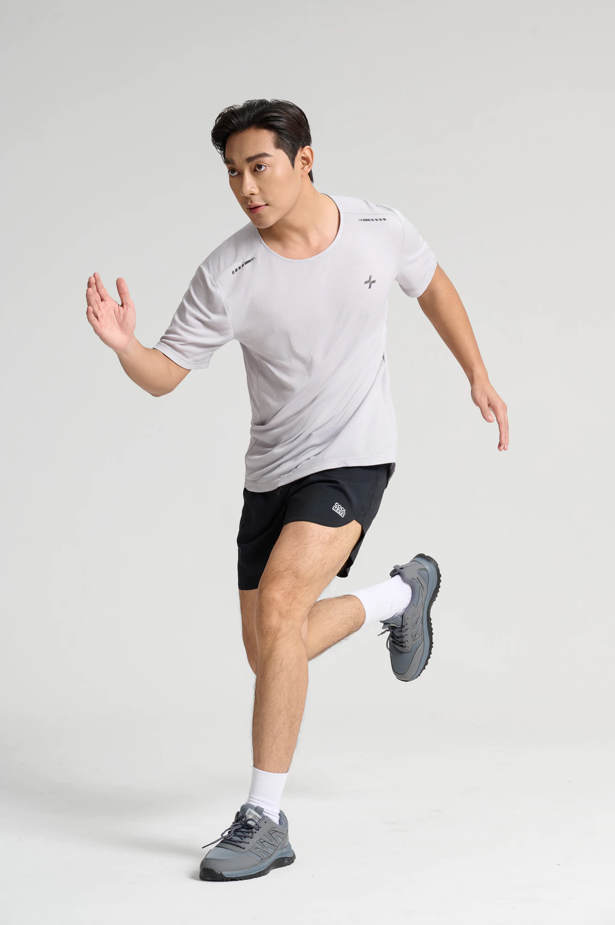 [MUA 2 GIẢM 5%]Áo Thun TShirt thể thao nam chạy bộ Running Essentials siêu nhẹ, nhanh khô, thoáng mát Coolmate
