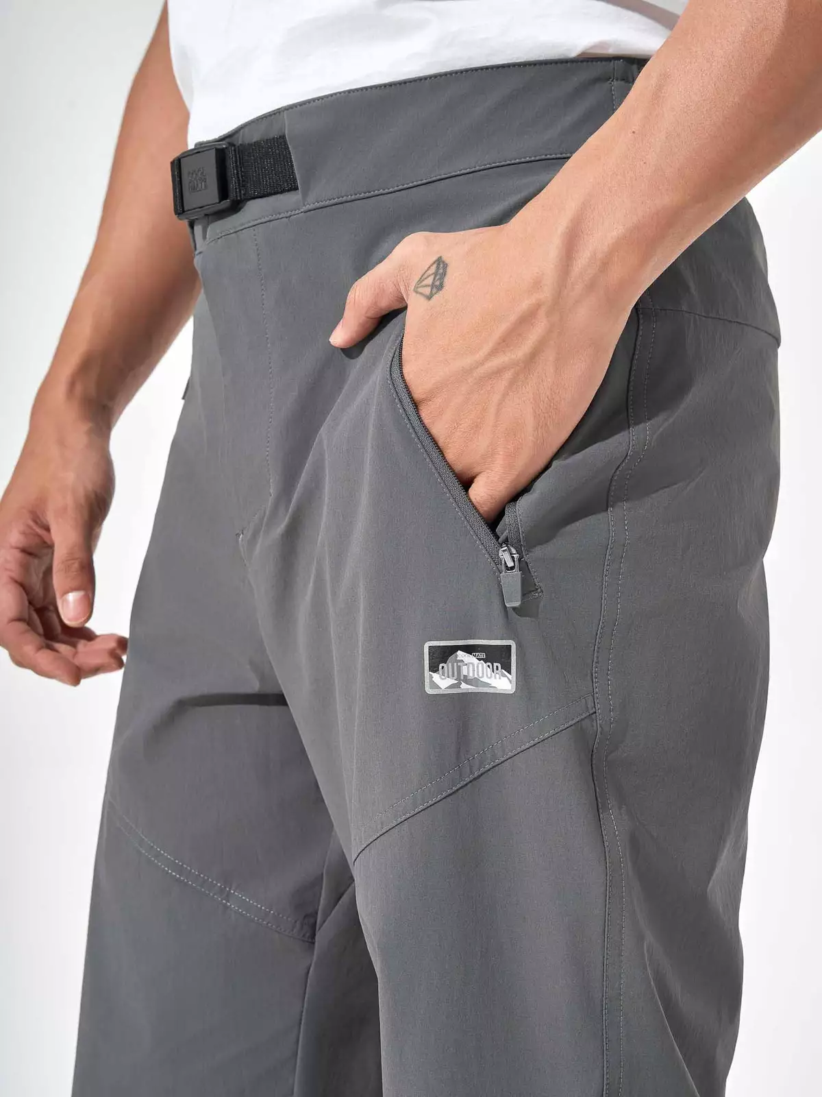 Quần dài Outdoor Function Pants có đai túi khoá đa năng co giãn, quần leo núi trekking Coolmate