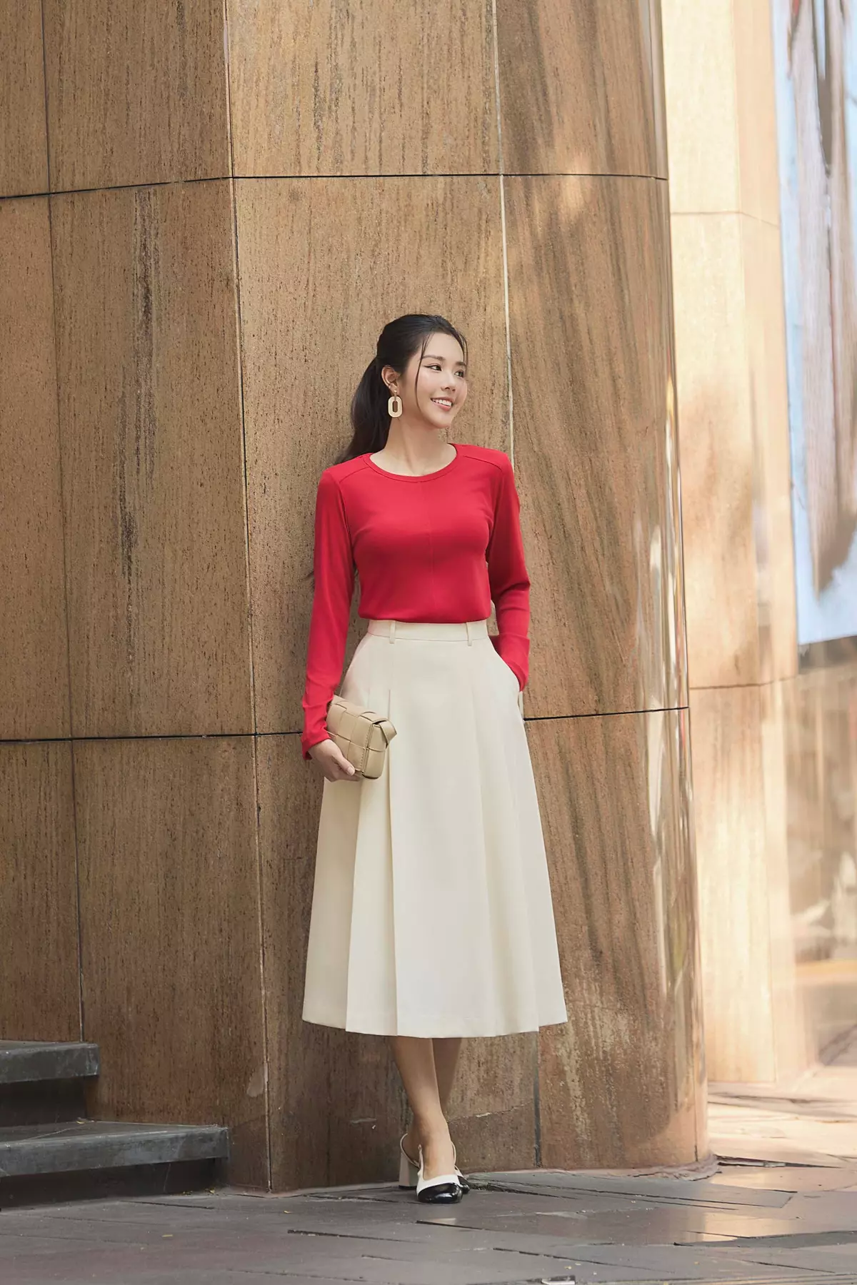 Áo Thun Nữ GUMAC Phom Slim Ôm Vừa Cổ Tròn Tay Dài Ôm Nhẹ Có Viền Lé Thời Trang Nữ ATF12028