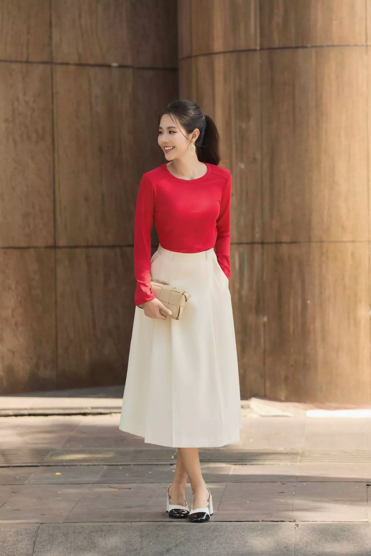 Áo Thun Nữ GUMAC Phom Slim Ôm Vừa Cổ Tròn Tay Dài Ôm Nhẹ Có Viền Lé Thời Trang Nữ ATF12028