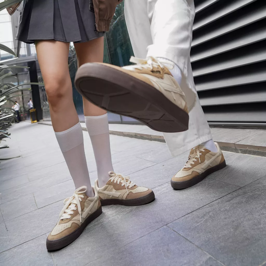 Giày Sneaker Nam Nữ DC48 BROWN ALLEY Dincox Shoes Đế Bằng - Da Suede Cao Cấp