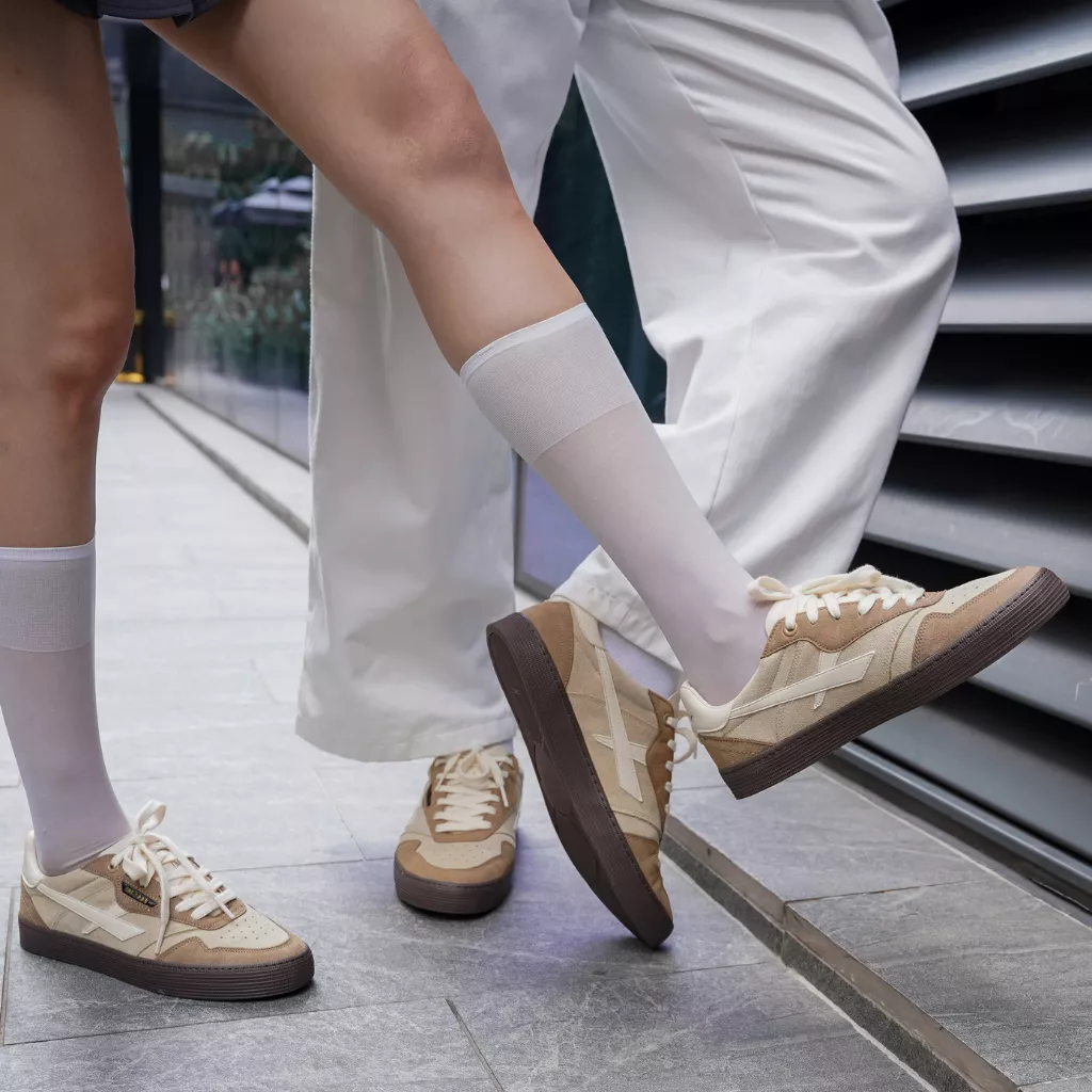 Giày Sneaker Nam Nữ DC48 BROWN ALLEY Dincox Shoes Đế Bằng - Da Suede Cao Cấp