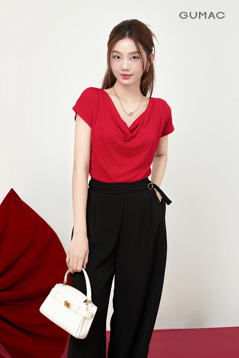 Áo Thun Cổ Đổ GUMAC Áo Thun Kiểu Sang Trọng Áo Đi Tiệc Thun Ánh Nhung Tôn Dáng ATE01031