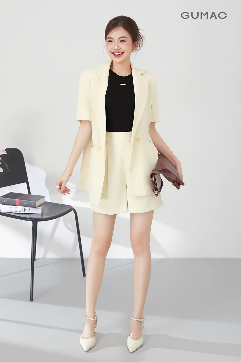Set Lẻ Áo Khoác Blazer Nữ GUMAC Nút Gỗ Thanh Lịch OWF03028 - Quần Shorts Nữ Chiết Ly SHF03037