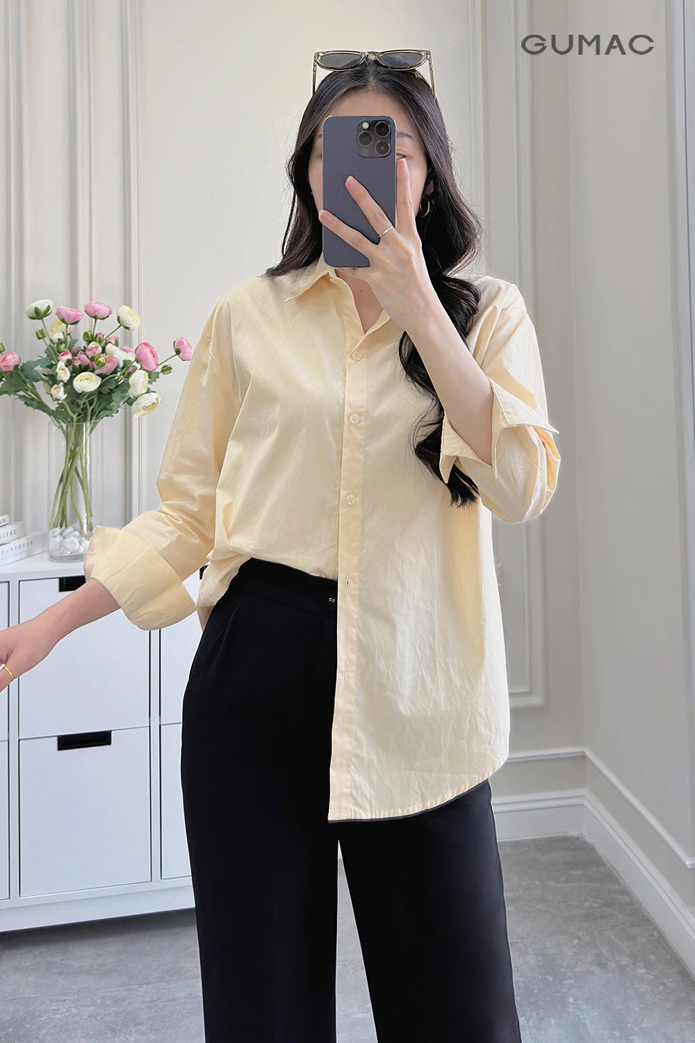 Áo sơ mi nữ Gmorning - GUMAC tay dài rộng thêu chữ sau áo si xịn thoáng mát  YAE12085