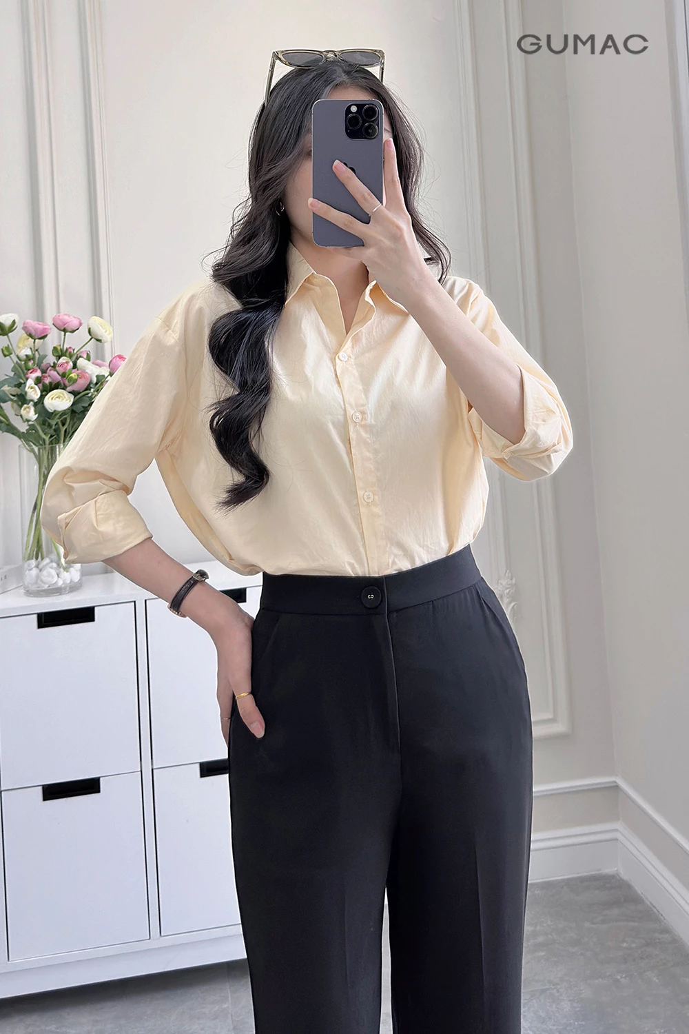 Áo sơ mi nữ Gmorning - GUMAC tay dài rộng thêu chữ sau áo si xịn thoáng mát YAE12085