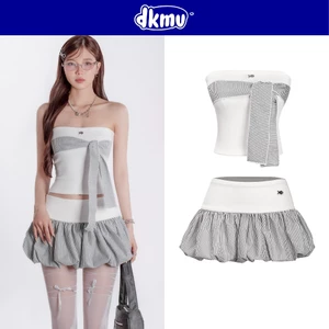 Set áo ống chân váy bí ngắn DKMV thiết kế phối họa tiết sọc nhí đáng yêu ôm dáng logo inox Cá Jimin Set | K-SET10