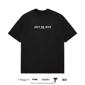 Áo Thun Nam Nữ TEEHOLIC Nam Nữ In Chữ Just Be Nice - THSI87