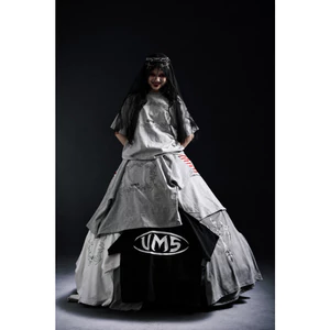 Áo Thun Màu Xám Hình Khung Chất Liệu Cotton Logo UMS Form Boxy Phong Cách Streetwear Local Brand Việt Nam