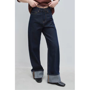 LIBÉ WORKSHOP - Quần jeans suông dài xắn gấu màu xanh dương đậm 7106
