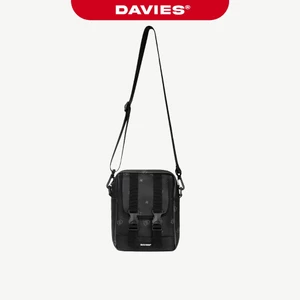 Túi đeo chéo da họa tiết monogram DAVIES màu đen logo su đựng Ipad Mini strap pocket | D-B56