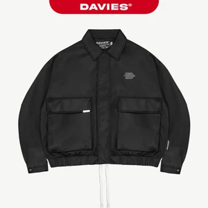Áo khoác dù 2 lớp túi hộp thân bo DAVIES thêu chữ phối da đen khóa kéo kèm dây rút túi trong Classy Box Jacket| D-AK6