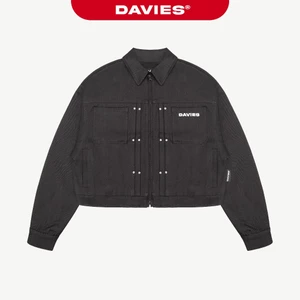 Áo khoác croptop nam nữ chất kaki DAVIES hoạ tiết hình thêu da đính nút kim loại cổ bẻ màu đen Skirmish Jacket|D-AK21-KK