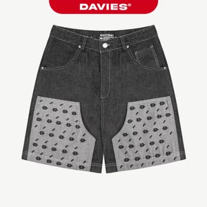 Quần jean lửng nam nữ ống rộng DAVIES hoạ tiết thêu monogram viền chỉ nổi cạp thấp màu đen Monogram Denim Short | D-Q15