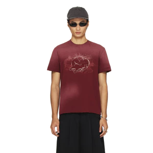 Áo thun wash kết hợp thêu tay hình ngựa màu đỏ burgundy - BEUTER® “UNCAGED HEART” SPRAY CLASSIC T-SHIRT - BURGUNDY