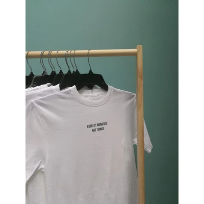 Áo thun tay ngắn unisex Chodole cho cả nam và nữ, chất liệu vải cotton in chữ Collect moments not things