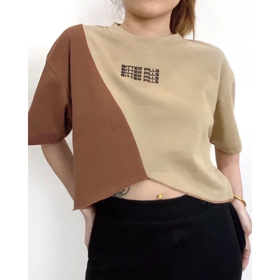 Áo croptop nối V 2 màu- Bitter Pills