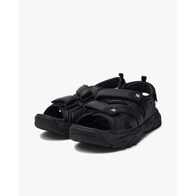 MLB - Giày sandals unisex đế thấp Chunky Runner_3ASDRNS43-50BKS