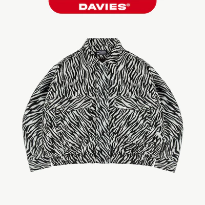 Áo khoác bomber nỉ họa tiết ngựa vằn DAVIES logo inox thiết kế túi 2 túi kèm lót dù Zebra Classy Crop Jacket| D36-AK2-ZE