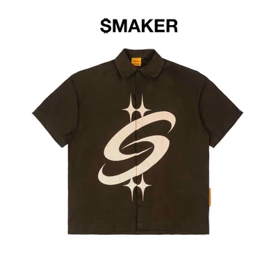 [SMAKER] Sơ mi tay ngắn vải khaki form rộng màu nâu - BIG LOGO KHAKI SHIRT IN BROWN