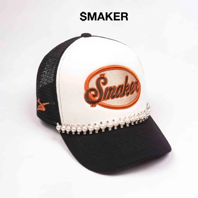 [SMAKER] Nón mũ lưỡi trai đính hạt ngọc trai lấp lánh chất liệu lưới màu đen - $MAKER PEARL TRUCK HAT IN BLACK