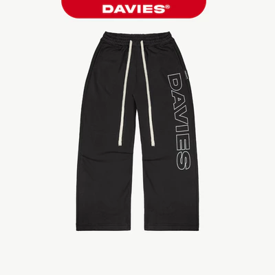 Quần nỉ ống rộng dài in chữ DAVIES rút dây màu đen túi gập thân sau thêu Medium Track Pants| D-Q4