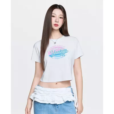 MLB - Áo croptop nữ cổ tròn tay ngắn Vintage Graphic_3FTSX0663-50WHS