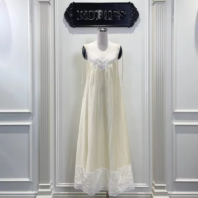 RUBIES Fairy Dress - Đầm Dài Nữ Vải Tơ Nhăn Phối Ren Dáng Suông 2 Dây Cổ Tim V