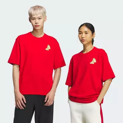 adidas Phong cách sống ÁO THUN NGẮN TAY GRAPHIC TẾT Unisex Đỏ KR3078