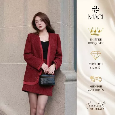Set Áo Blazer Dạ Tweet và Chân Váy Hàn Màu Đỏ Đô Phối Lụa Queen Cao Cấp MACI MCAABDO0240