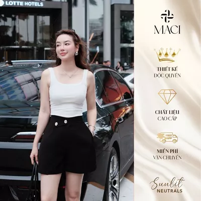 Quần Short Đen Cạp Lệch Khuy Titan Chất Chéo Hàn MACI MCQQSDE0287 Thời Trang Nữ Thiết Kế Độc Quyền