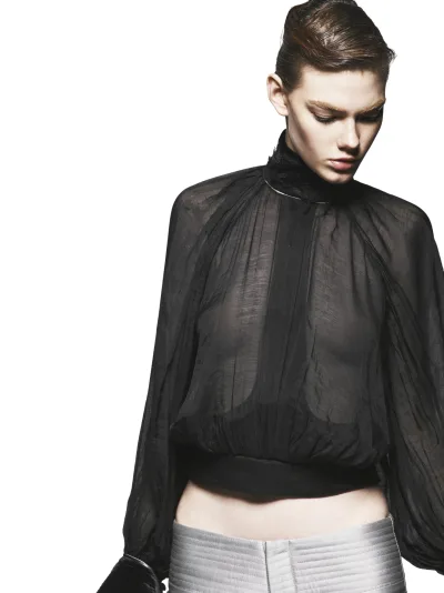 BLACK LUCENT TOP