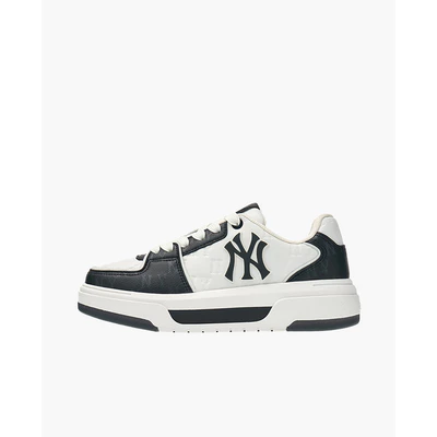 MLB - Giày sneakers unisex cổ thấp Chunky Liner Embo Monogram_3ASXM075N-50BKS