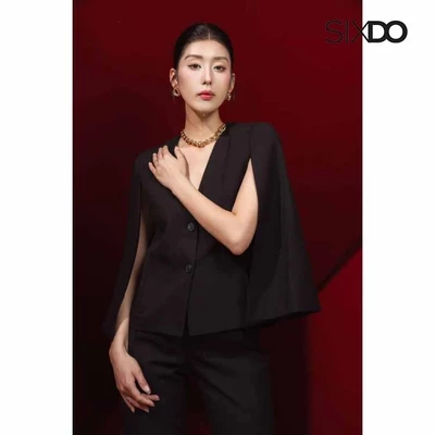 Áo vest đen xẻ tay cổ V SIXDO (Black Woven Vest With Belt)