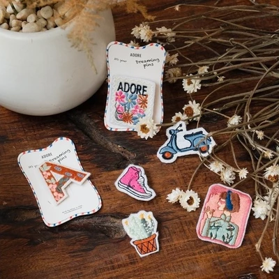 Pin cài ADORE retro ADORE