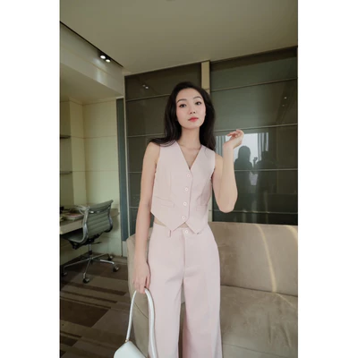 RUBIES Rayen Gile - Áo Kiểu Nữ Vải Carolang Dáng Ôm Ngắn Croptop Sát Nách Cổ Tim V