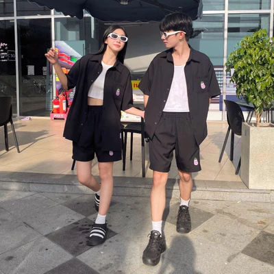 Bộ sơ mi tay ngắn YELLOW FLICKER họa tiết thêu cà tím màu đen unisex