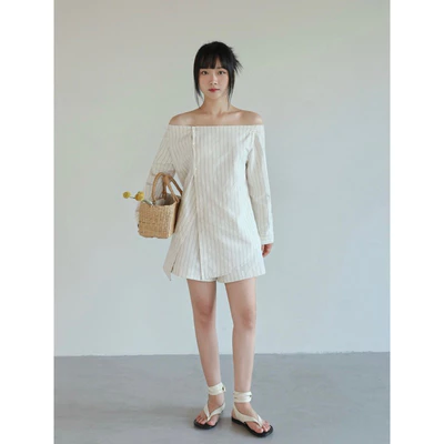 Áo linen kẻ sọc trễ vai xẻ tà | 𝐒𝐎𝐌𝐒 | 𝐋𝐢𝐧𝐞𝐬 𝐓𝐨𝐩