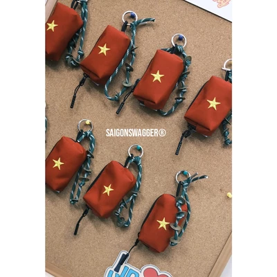 Móc khoá túi mini "CỜ ĐỎ SAO VÀNG" SAIGONSWAGGER CHARM