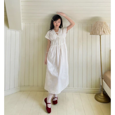 DOB - Váy dáng suông cổ V rút nhúng Moca Dress
