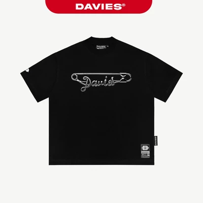 Áo thun form rộng in trước ngực DAVIES màu đen thun cotton nam, nữ kèm tag vải Safety Pin Tee | D-T19