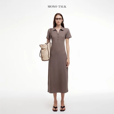 Váy Polo ôm body MONO TALK dáng dài cổ polo đính cúc trang trí váy The Ribbed Polo Dress O10001FT