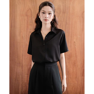 RUBIES Mona Shirt - Áo Sơ Mi Nữ Vải Lụa Tay Ngắn Cổ Đức