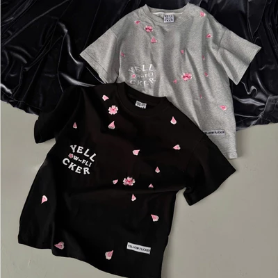 Áo thun tay ngắn cổ tròn YELLOW FLICKER họa tiết  hoa đào thêu unisex