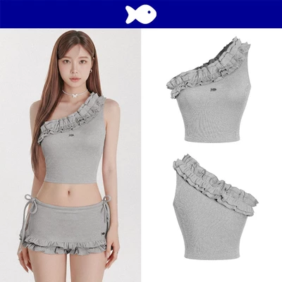 Áo lệch vai nữ phối viền bèo DKMV dáng croptop sát nách màu xám thiết kế logo inox Cá xinh xắn Larissa Set | K-SET6-T-X