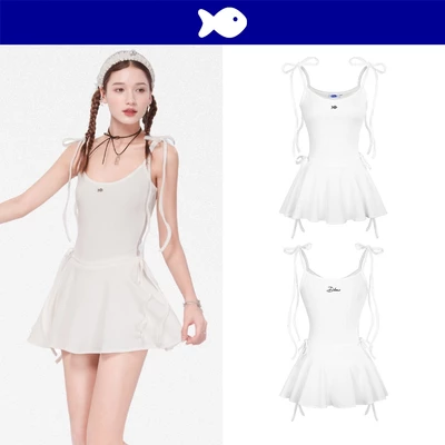 Đầm 2 dây trắng thắt nơ ngắn dáng xòe DKMV có quần trong đính kèm logo inox cá xinh xắn thun ôm dáng Lido Dress | K-D2-T